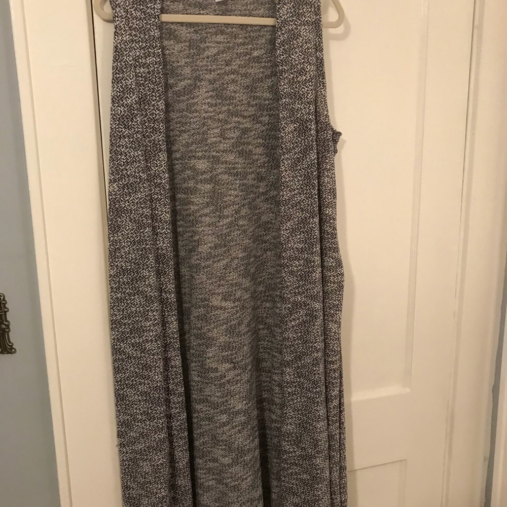 Lularoe black and white Large Joy